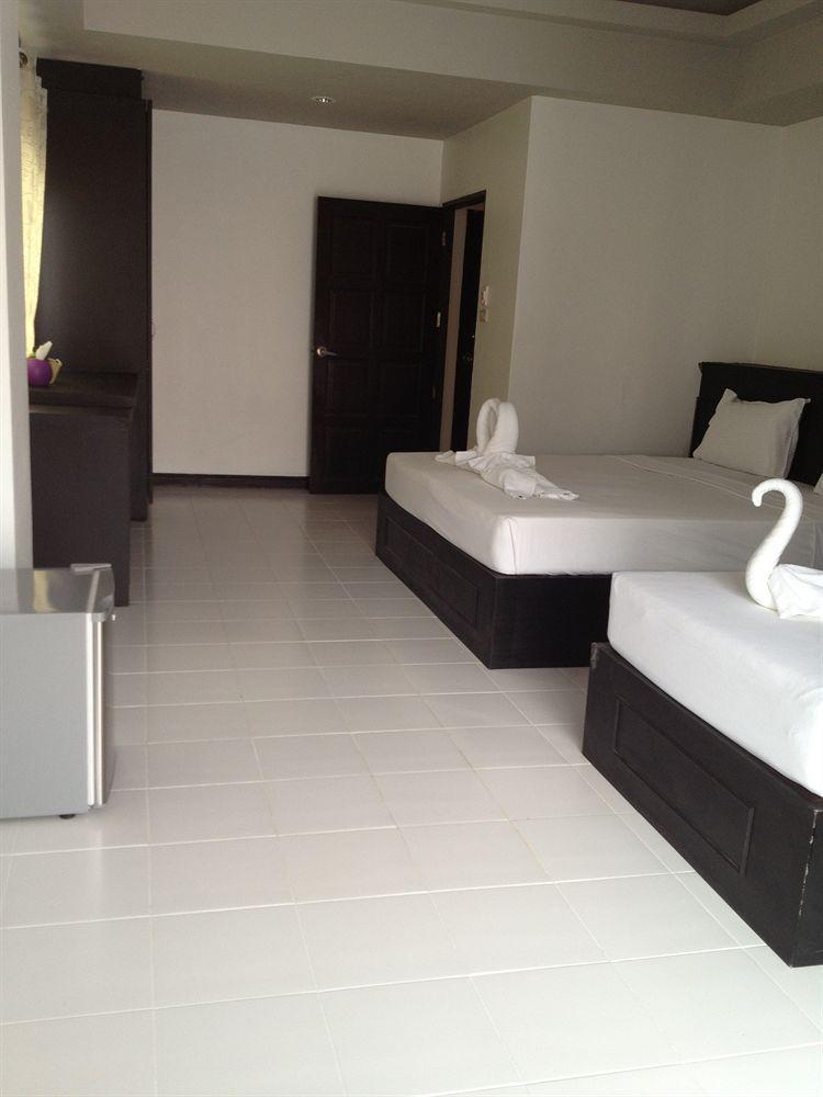 Benetti Lodge Patong Esterno foto