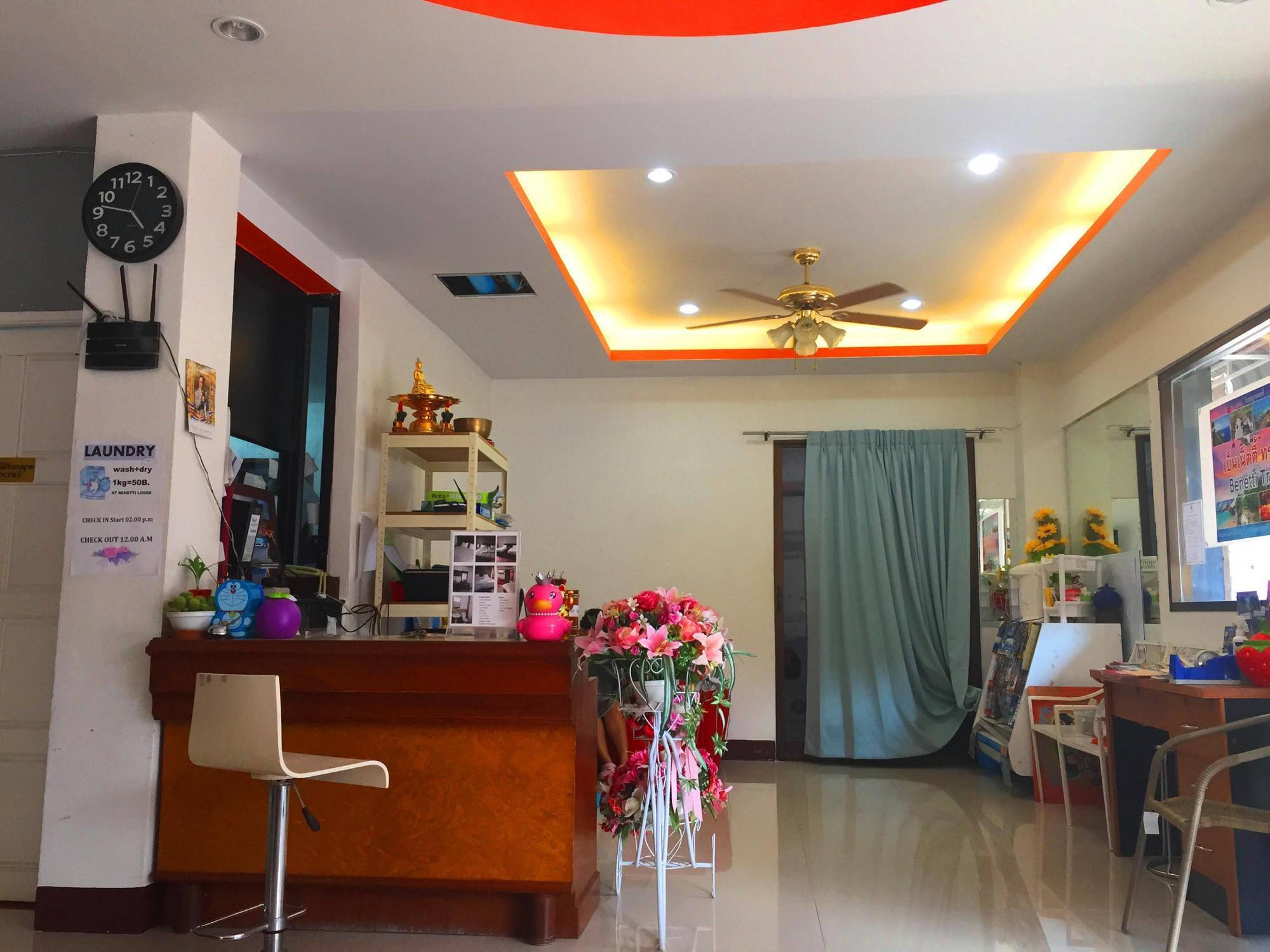 Benetti Lodge Patong Esterno foto