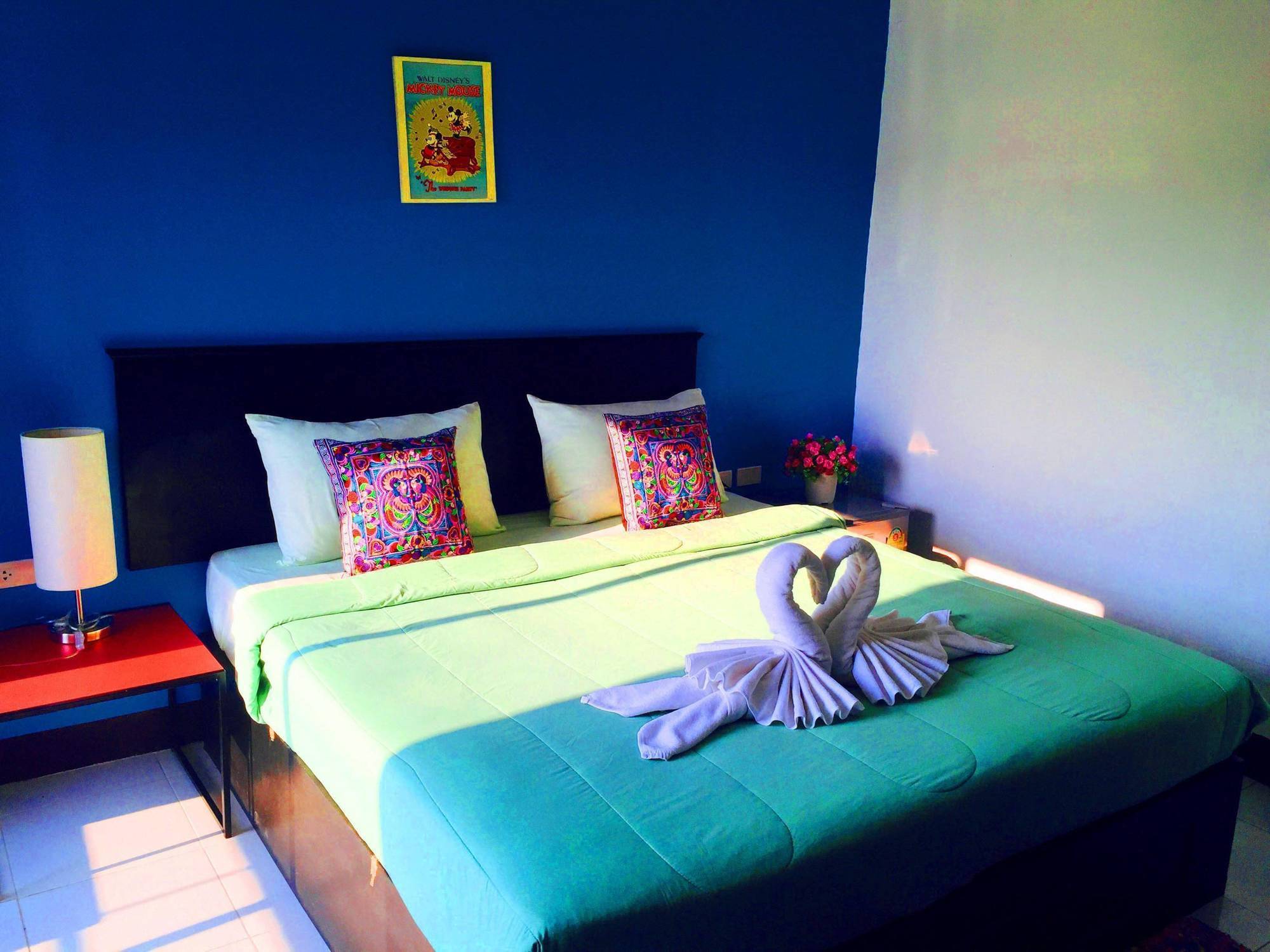 Benetti Lodge Patong Esterno foto