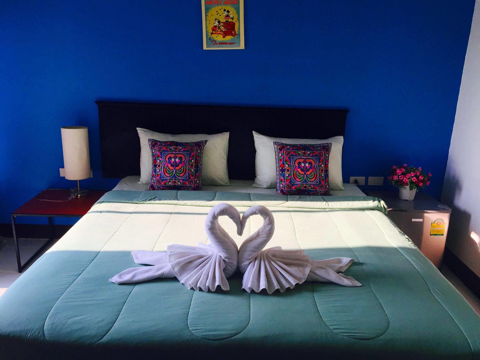 Benetti Lodge Patong Esterno foto