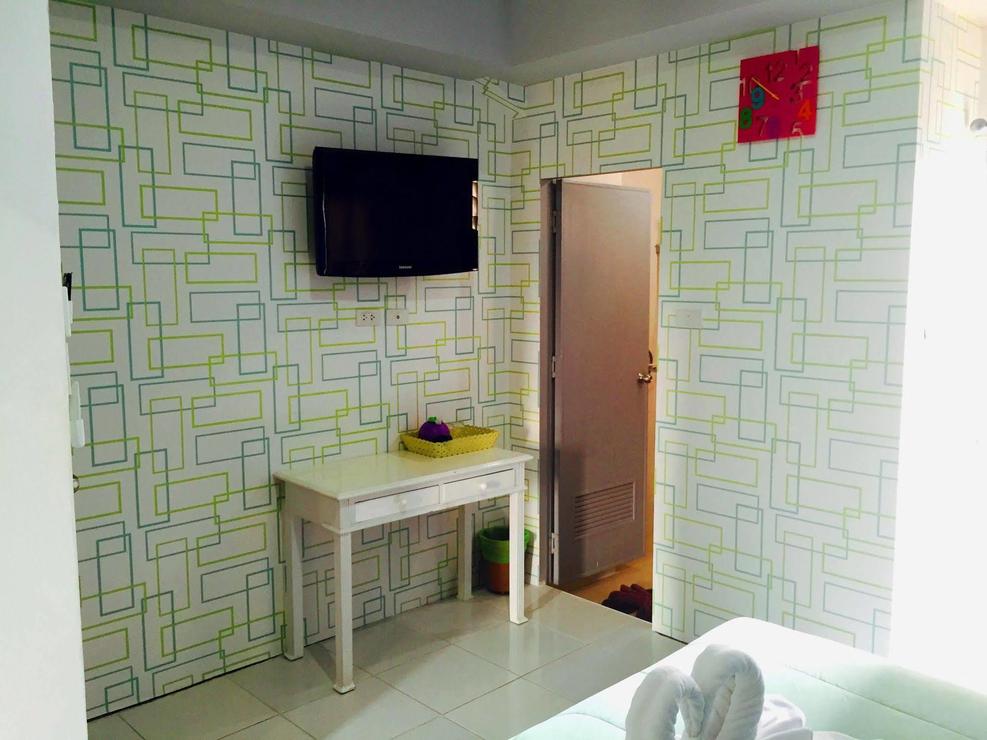 Benetti Lodge Patong Esterno foto
