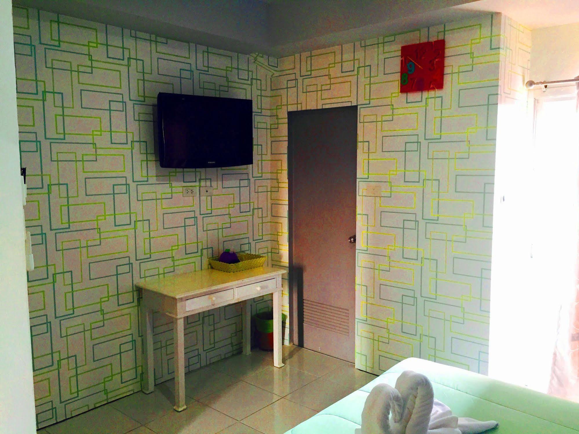 Benetti Lodge Patong Esterno foto